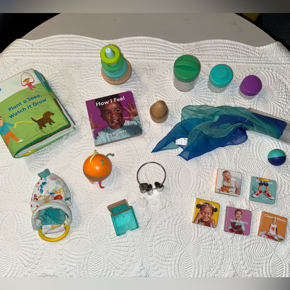 The Explorer Play Kit Lovevery Months 9-10 w extras